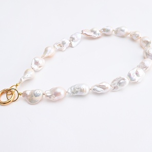 JP | Ожерелье из крупного барочного жемчуга