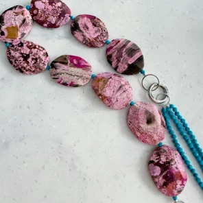 Ожерелье из крупной яшмы