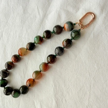 Ожерелье из крупного агата